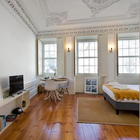 Fine Art Center Apartment Porto