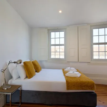 Fine Art Center Apartment