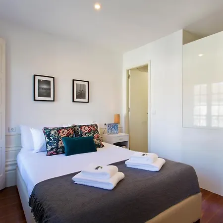 Fine Art Center Apartment