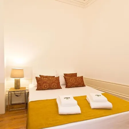 Fine Art Center Apartment *