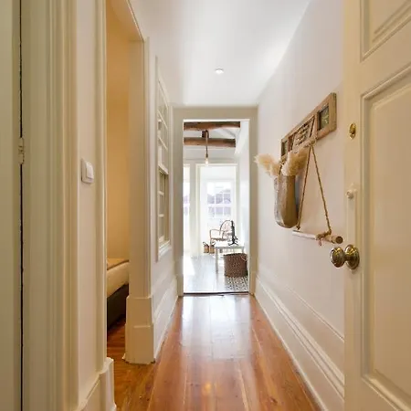 Fine Art Center Apartment *