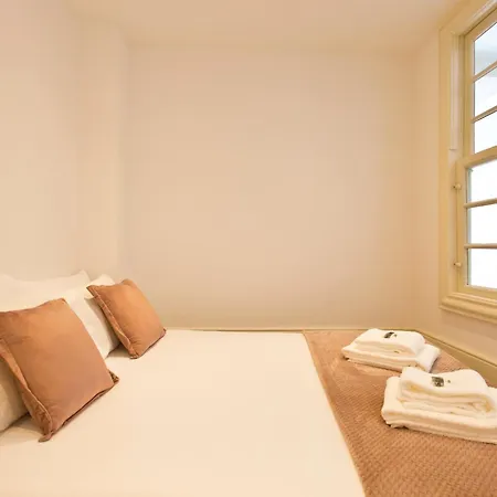 Fine Art Center Apartment *