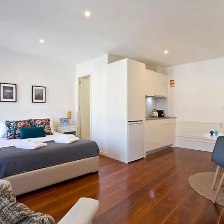 Fine Art Center Apartment
